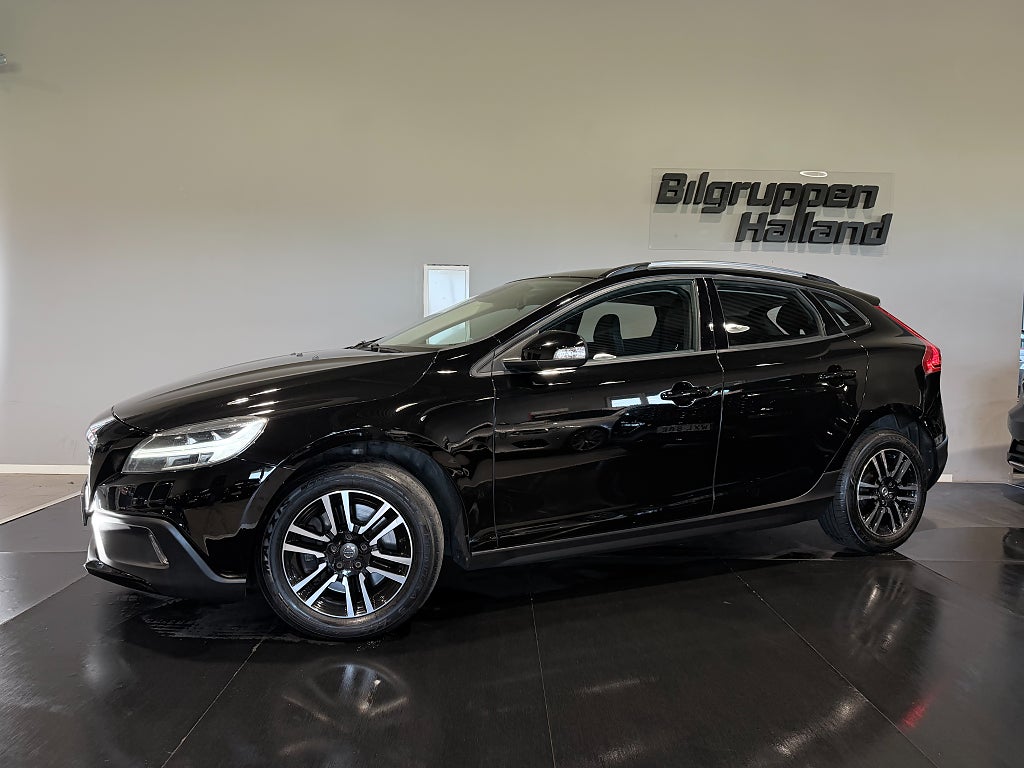 Volvo V40 Cross Country D2 Business Skinn Blis Pdc Cockpit Värm Drag Facelift