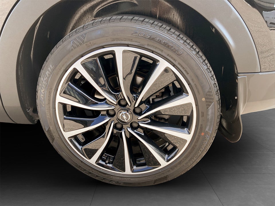 Bild på Opel Grandland X ULTIMATE 1.6 Turbo 181hk Aut B-KAMERA RATTVÄRME