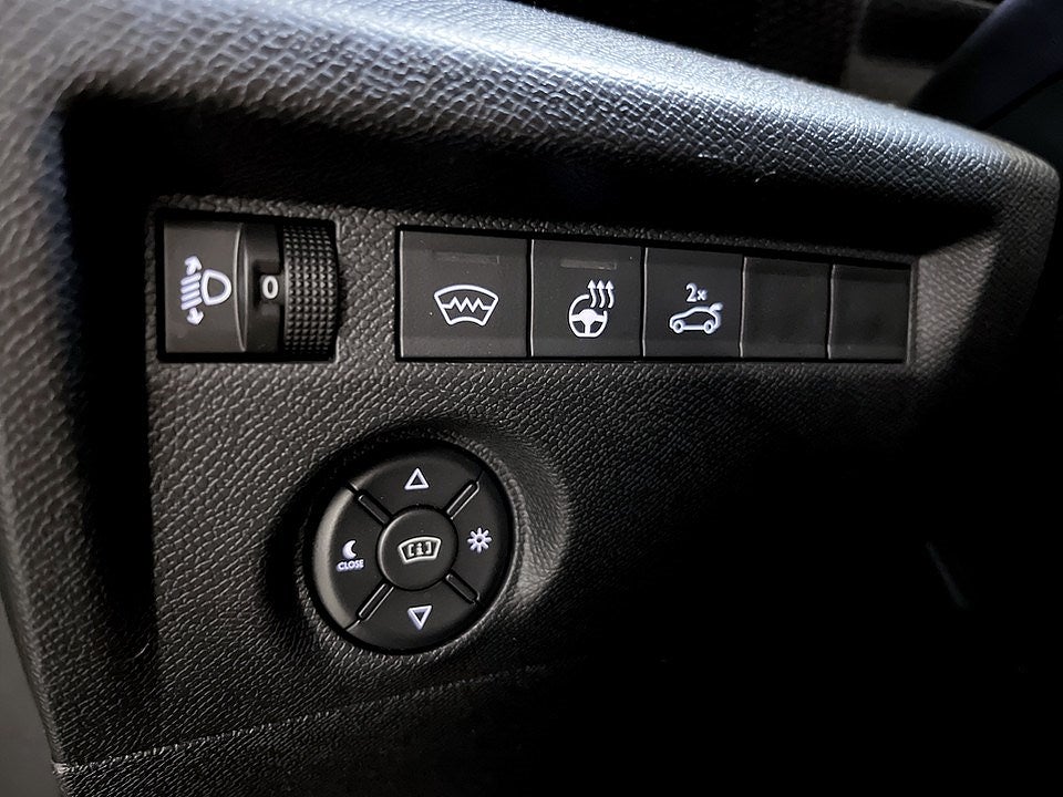 Bild på Citroën C4 X Shine 1.2 PT 130hk Aut - 360-KAMERA, CARPLAY