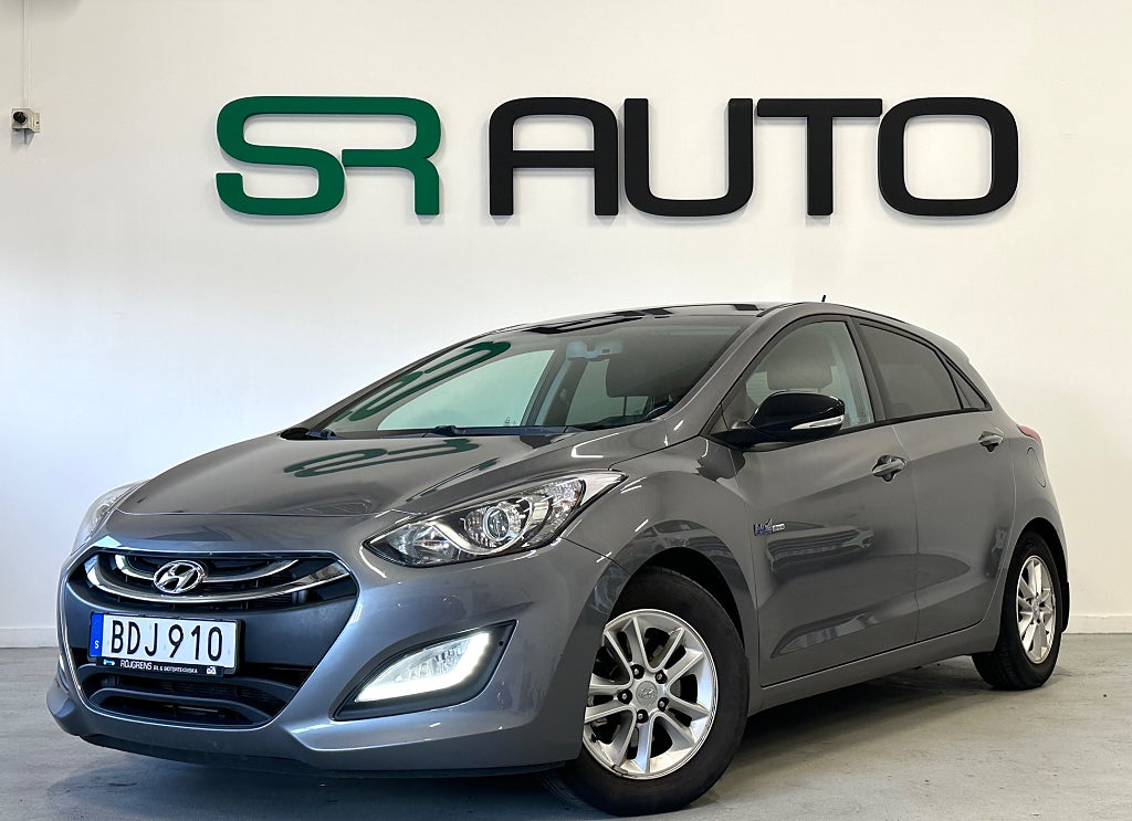 Hyundai i30 5-dörrar 1.6 CRDi | GPS | B-Kamera | Dragkrok