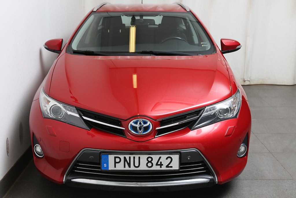 Toyota Auris Touring Sports Hybrid e-CVT Executive 2015