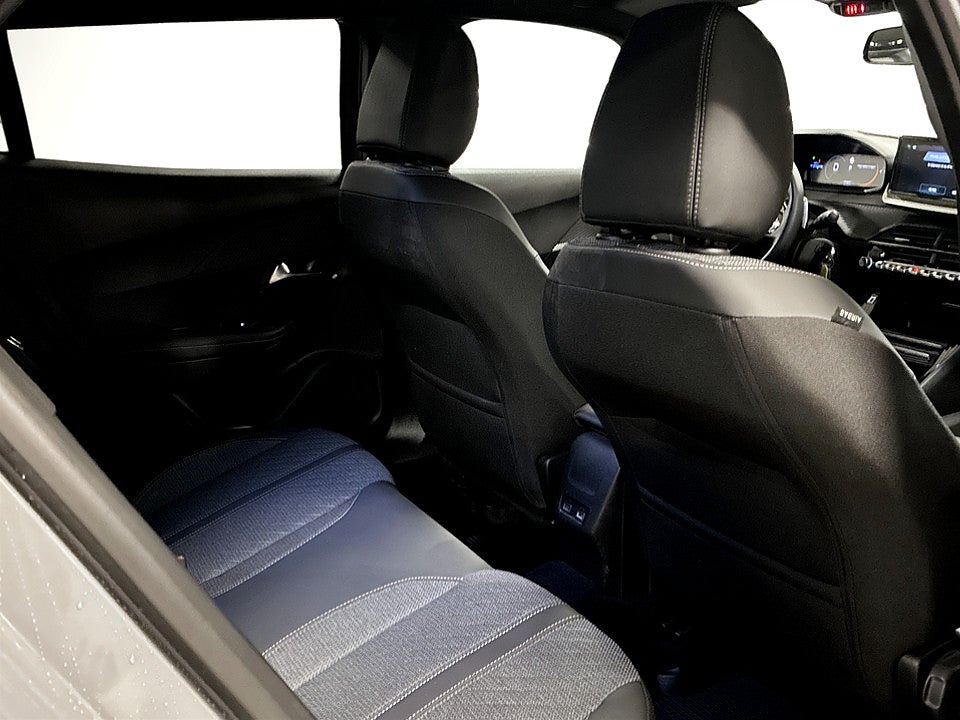 Bild på Peugeot 2008 Allure 1.2 PT 130hk Aut B-KAMERA CARPLAY