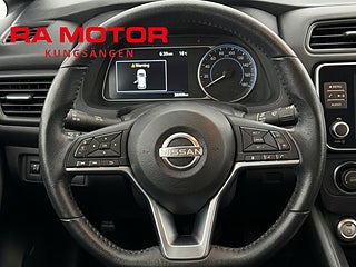 Halvkombi Nissan Leaf 14 av 23