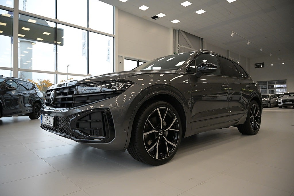 Volkswagen Touareg TDI 286 hk Black Style *FÖRETAGSLEASING*