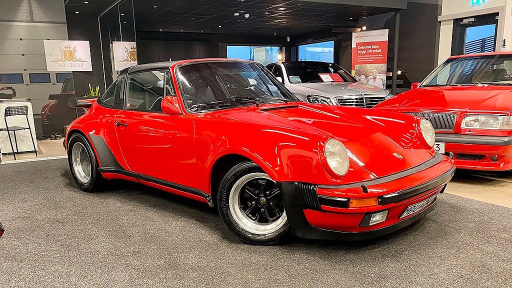 En fin Porsche årsmodell 1975. 