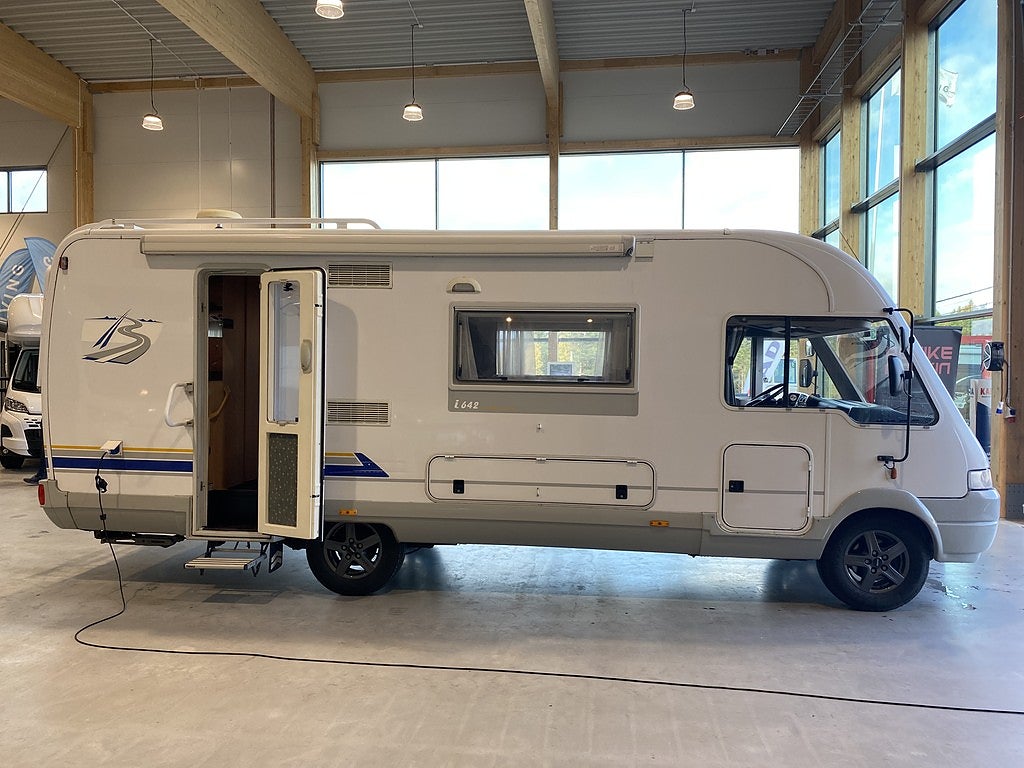 Bürstner l642 ALDE/AC/Taksäng/Soffa/Manuella stödben/Cykelställ