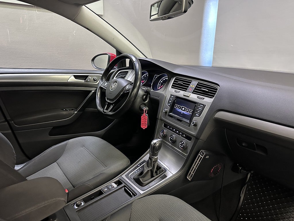 Volkswagen Golf 5-dörrar 1.2 TSI BMT Masters | R-line | Kamera | S+V