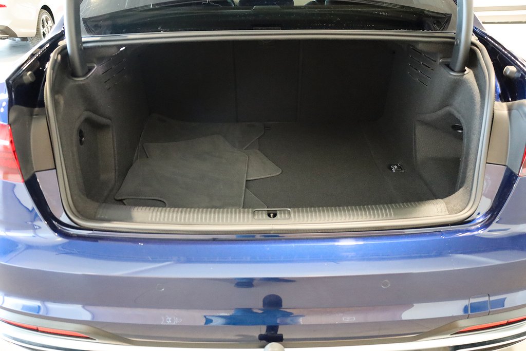 Audi A4 40 TFSI Aut Quattro 204HK MHEV Drag Navi Värmare 2023