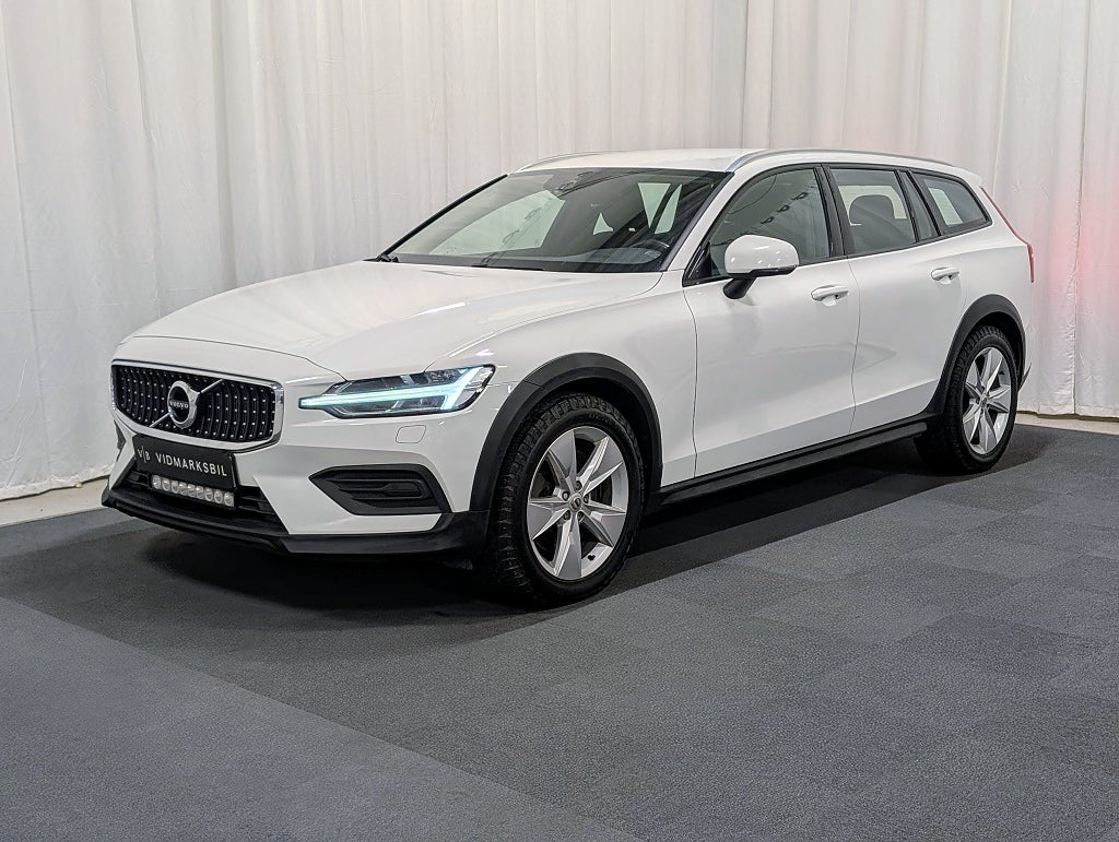 Volvo V60 Cross Country B4 AWD Geartronic Adv Navi Pro Edition|B-kam|GPS|Drag|