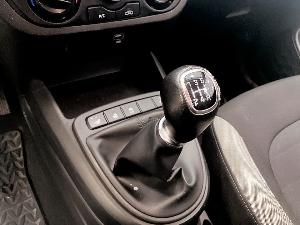 Bild på Hyundai i10 Essential 1.0 67hk RATTVÄRME