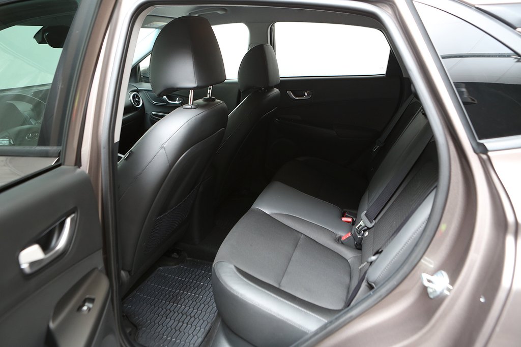 Hyundai Kona EV 100kW 39.2 kWh Essential Kamera Navi KRELL 2022