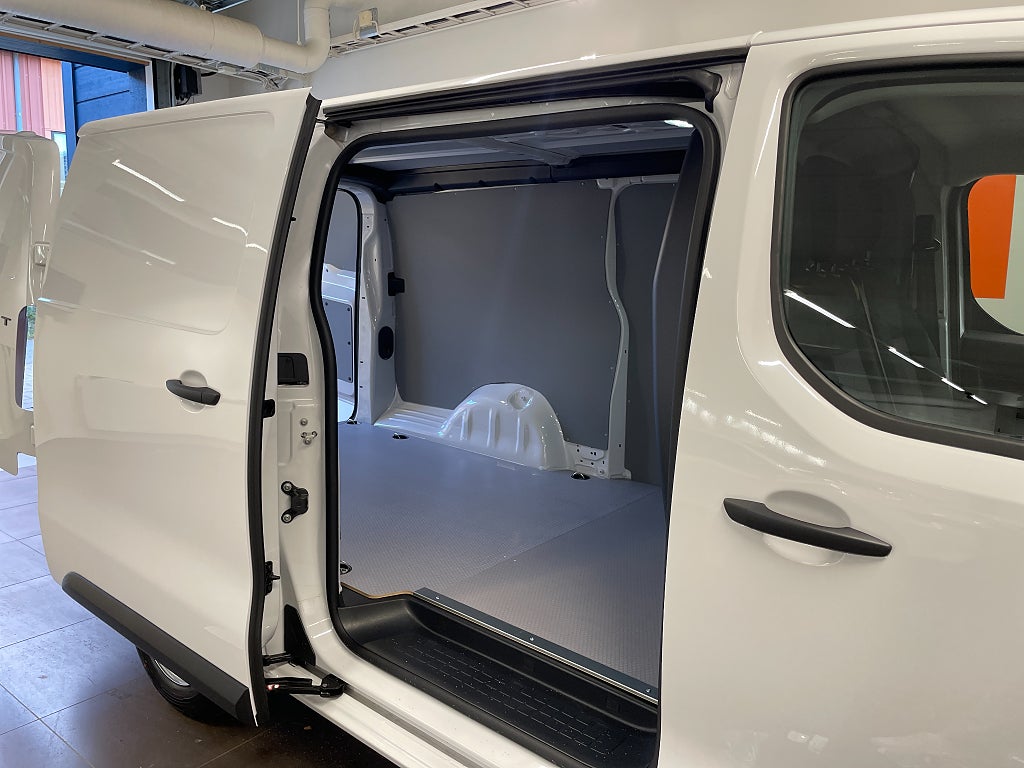 Bild på Peugeot Expert BlueHDi 150hk Aut L2 - Avdragbar moms