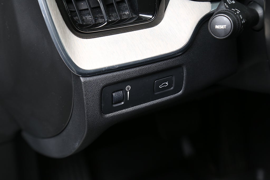 Volvo XC60 T5 250hk Inscription Aut Kamera Skinn Elstol VOC Drag 2018