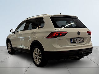 Volkswagen Tiguan 2.0 TSI 4Motion Base LED-ramp Värmare Bkamera Drag S&V – bild 5