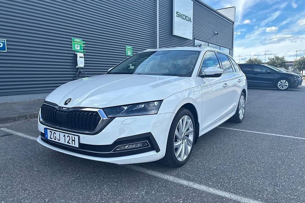 Skoda Octavia VIA COMBI STYLE 1,4 TSI IV 204 HK 6