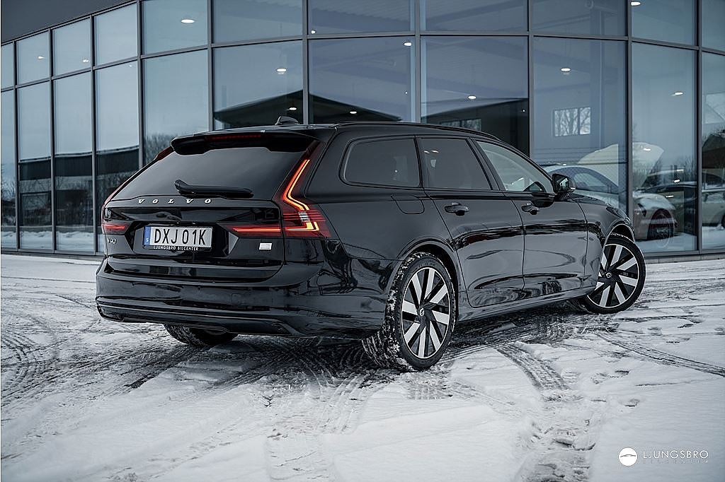 Volvo V90 Recharge T6 AWD Plus Dark