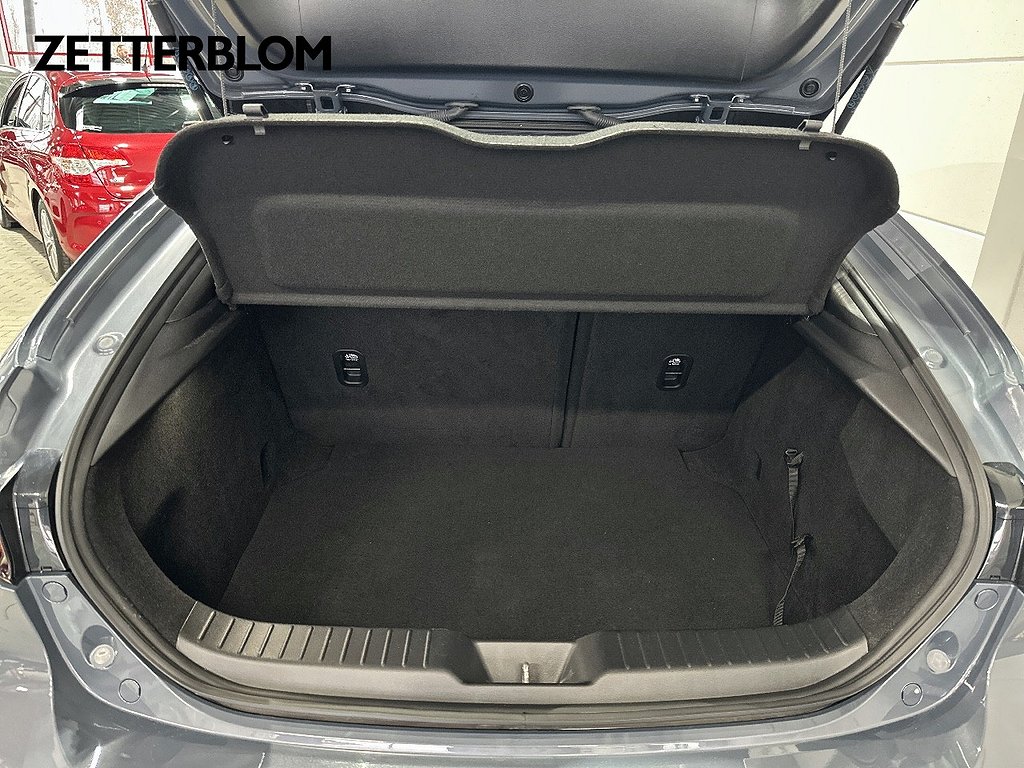 Halvkombi Mazda 3 6 av 16