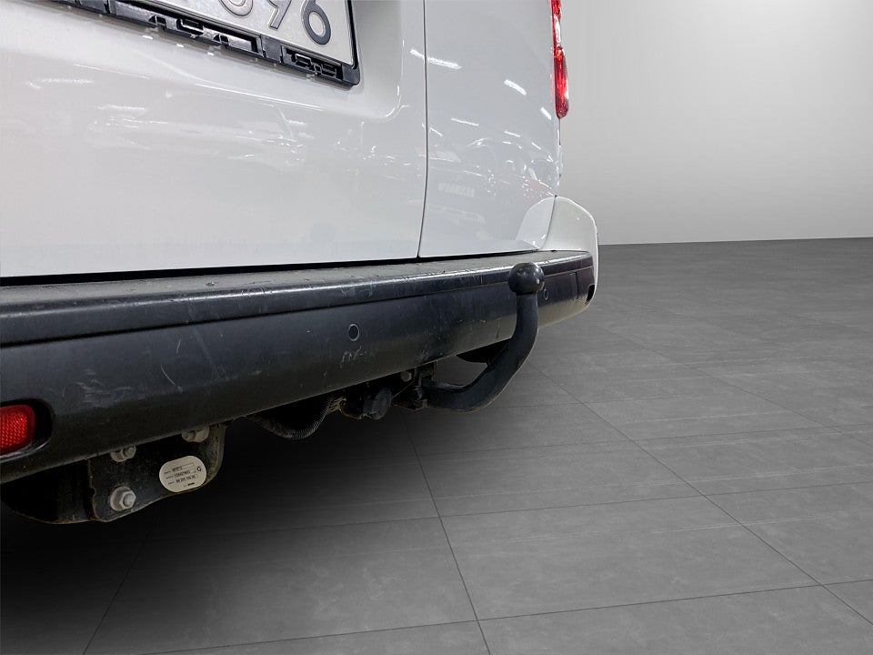 Bild på Peugeot Expert PRO+ 2.0 BHDi 145hk Aut L3 KAMPANJRÄNTA 3,99%