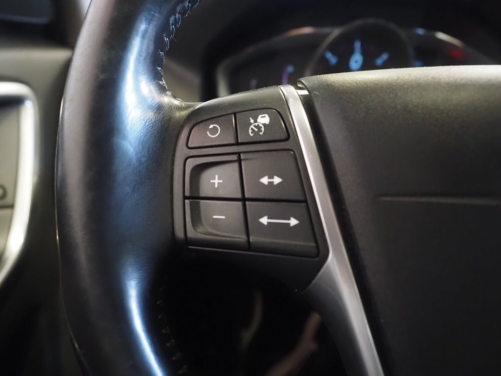 Volvo XC60 D4 Geartronic Summum Business Edt Pro Pano B-Kam Drag 2016