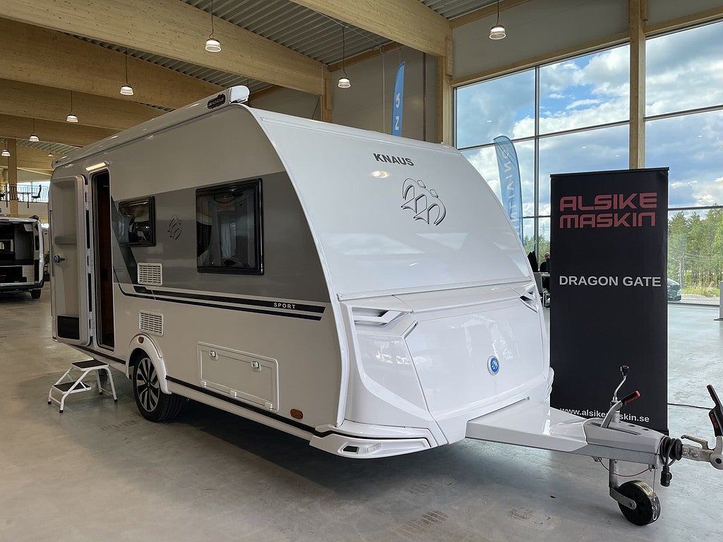 Knaus Sport 460 / Långbädd / B-körkort 1400kg / Box-Markis / Fint skic