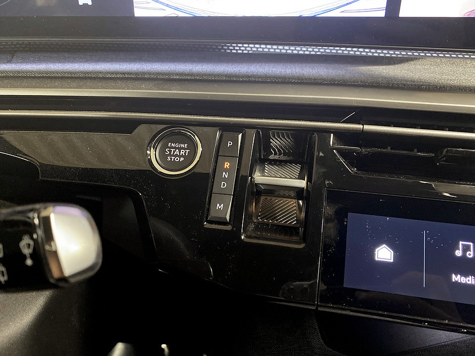 Bild på Peugeot 5008 GT Hybrid 145hk Aut 7-SITS B-KAMERA CARPLAY