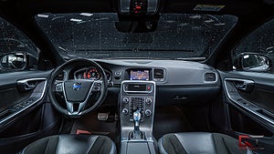 Volvon har en rak fyra på 367 hästkrafter och 470 Nm. 