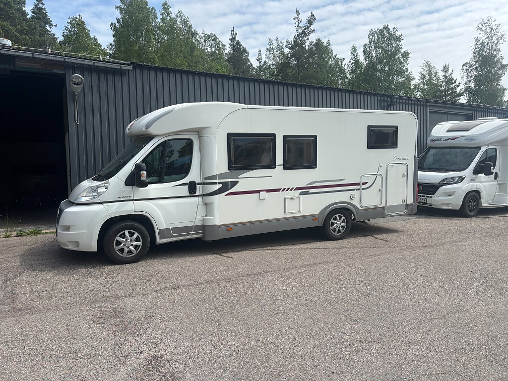 Adria Coral 660 SL Långbädd / Solcell / 2957 kr/mån