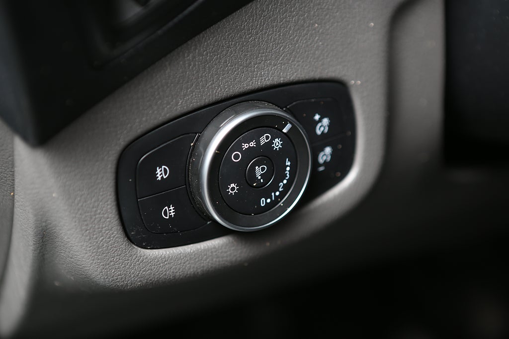 Ford transit Connect 220 1,5 EcoBlue Skåp Värmare Drag 2020