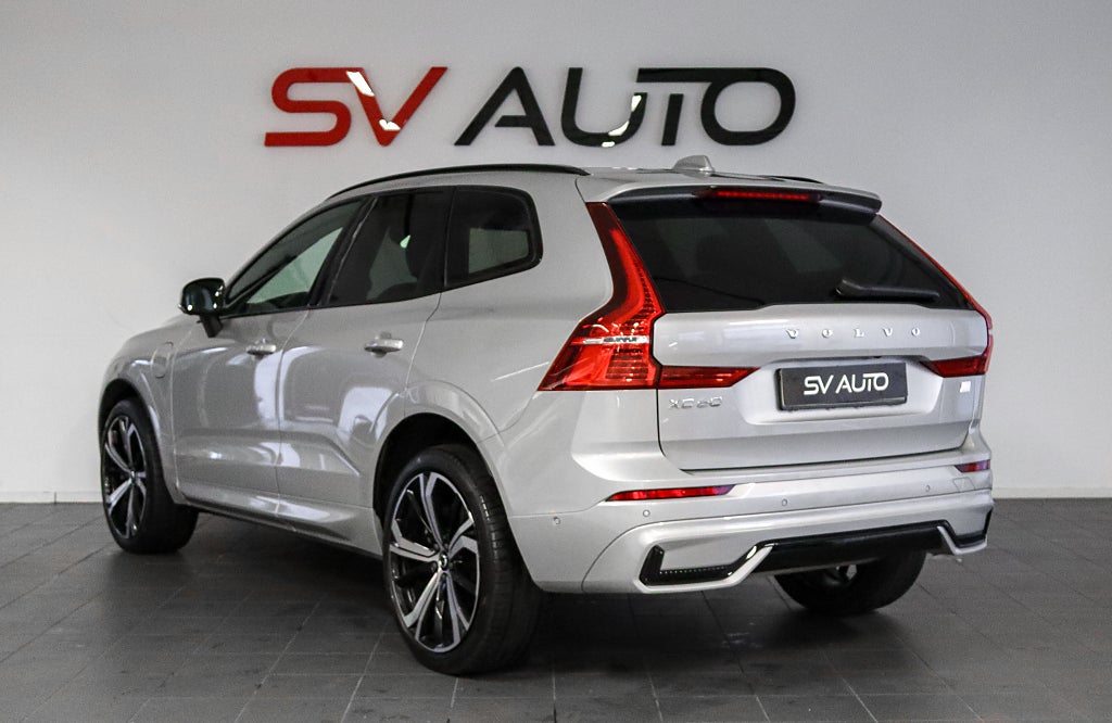 Volvo XC60 Recharge T8 AWD R-Design H/K Pano Värmare Drag