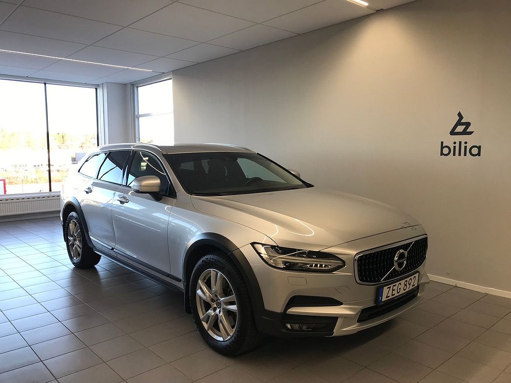 Volvo V90 Cross Country D4 AWD Business Adv / Dragkrok / Navi / BLIS