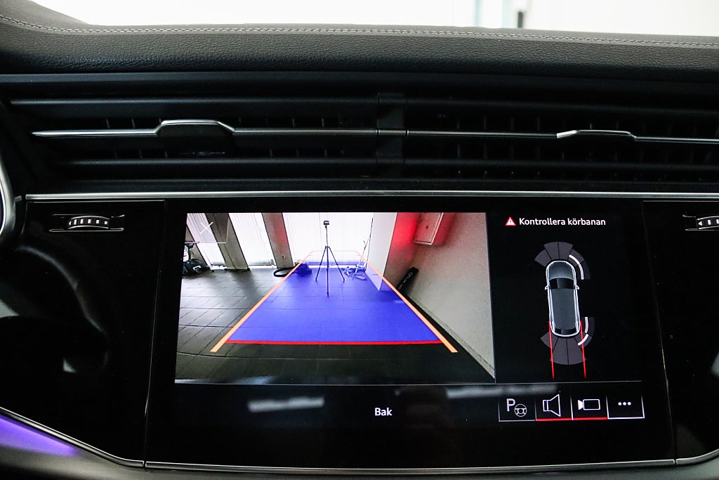 Audi Q8 TDI S line Selection MOMS Pano Matrix Värmare Drag