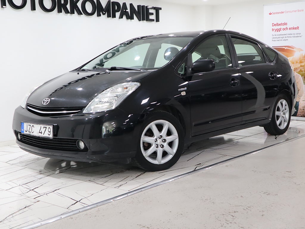 Toyota Prius 1.5 VVT-i + 3CM Keyless Navi JBL Ljudsystem 2-Ägare