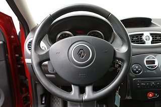Halvkombi Renault Clio 11 av 19