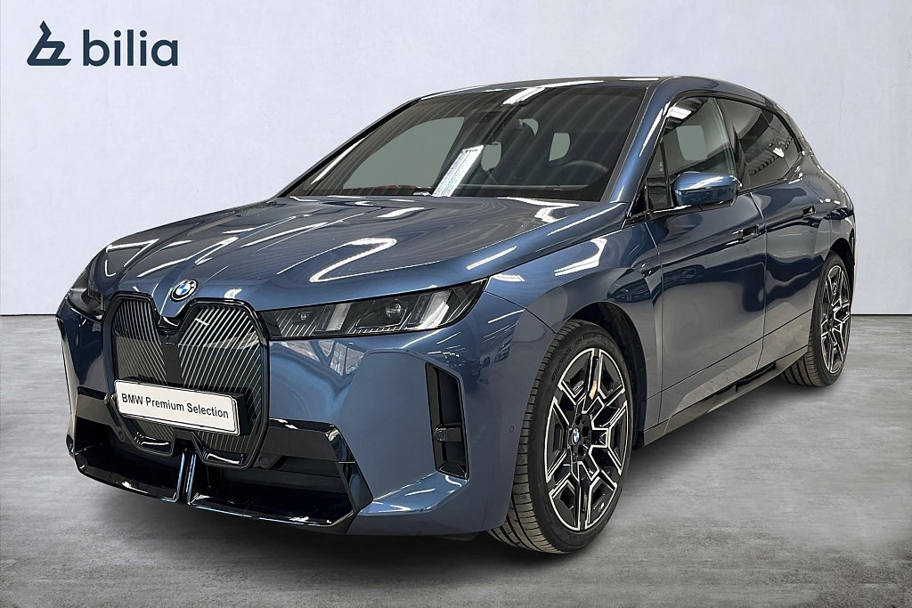 BMW iX xDrive 60 M-Sport | H&K | Drag | Head-up | Aktiv fart.