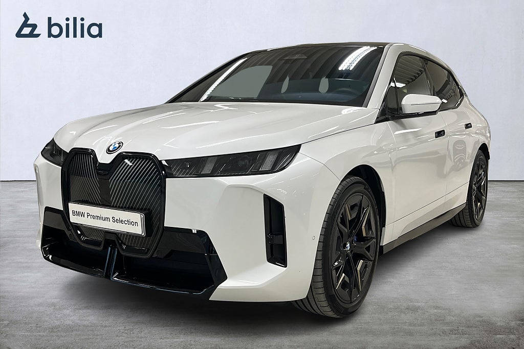 BMW iX xDrive 60 M-Sport | Fully Charged | Drag | H&K | Pano