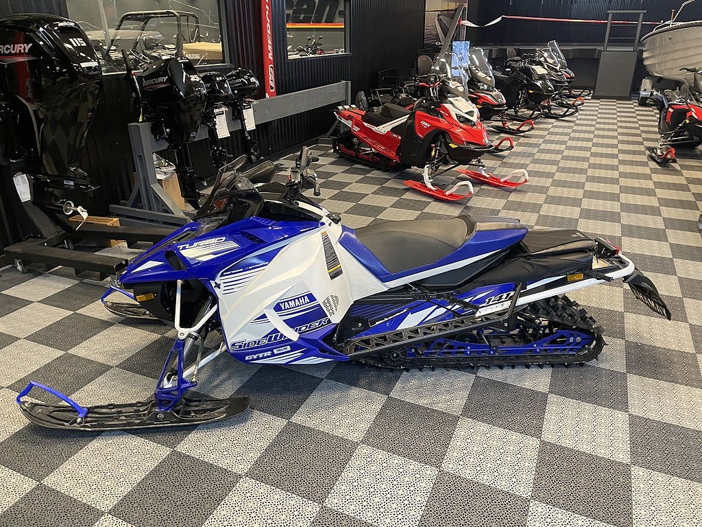 Yamaha Sidewinder XTX 141 SE -17 