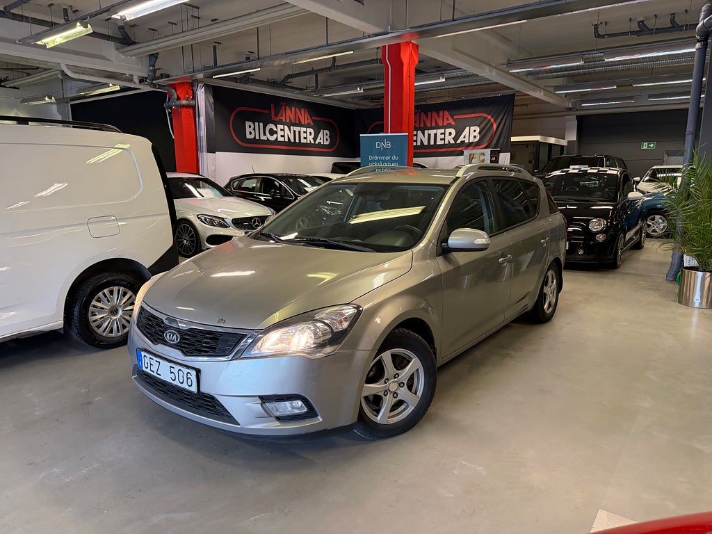 Kia Ceed cee'd_sw 1.6 CRDi 2 ägare Ny besiktad Ny servad AUX