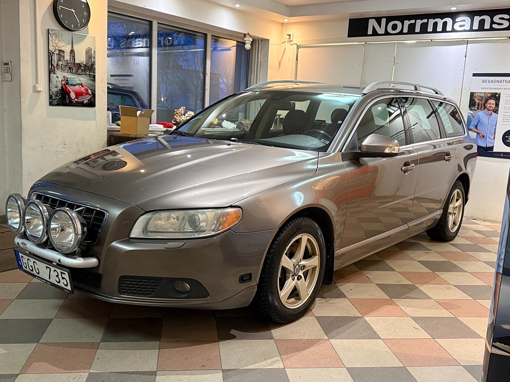 Volvo V70 2.4D Summum Nykamrem/Besikt/Drag/M+Värm
