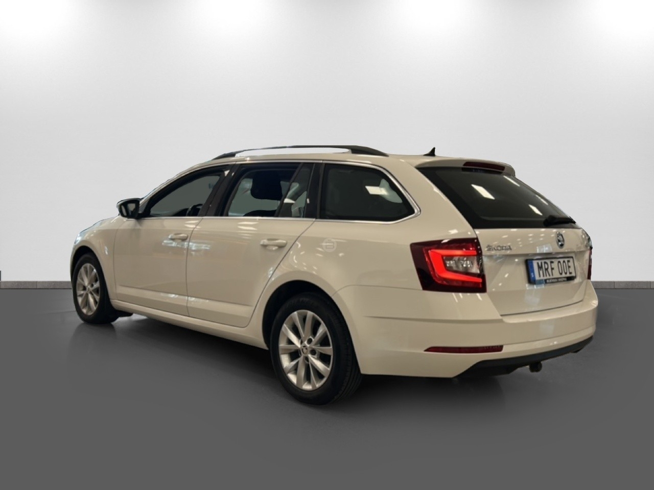 Skoda Octavia Kombi 1.6 TDI SCR Ambition 2019, bild 6/50