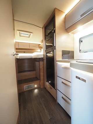 Husbil-integrerad Knaus L!ve I 700 MEG 6 av 20