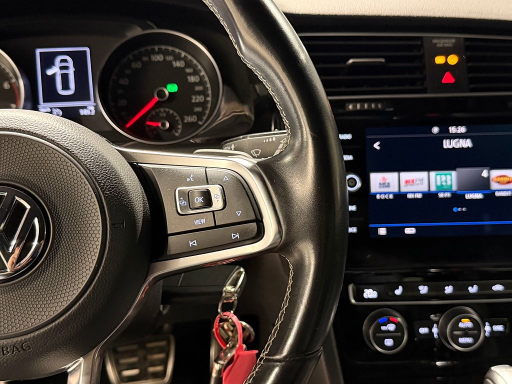 Volkswagen Golf SC 1.5 TSI 150hk R-Line Pluspaket Nyservad 2019