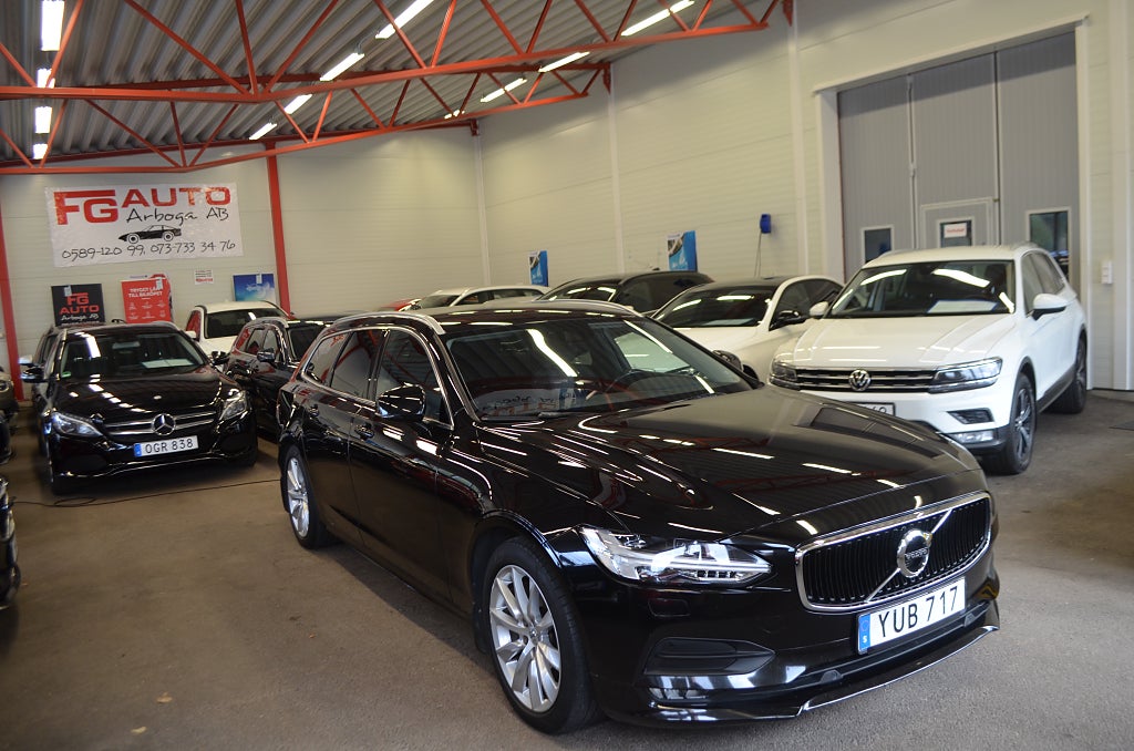 Volvo V90 D4 Momentum 190 hk VOC Drag Navi Kamrem Bytt Euro 6