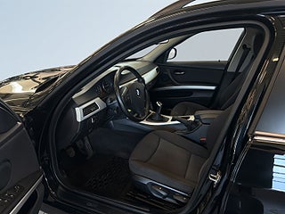 BMW 320D xDrive Touring Comfort MVärm/S&V/Psens/Kamkedja – bild 7