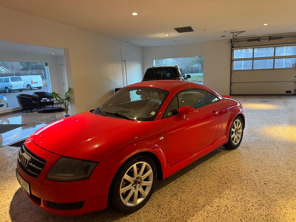Audi TT 1.8t automat lågmil coupe välvårdad 