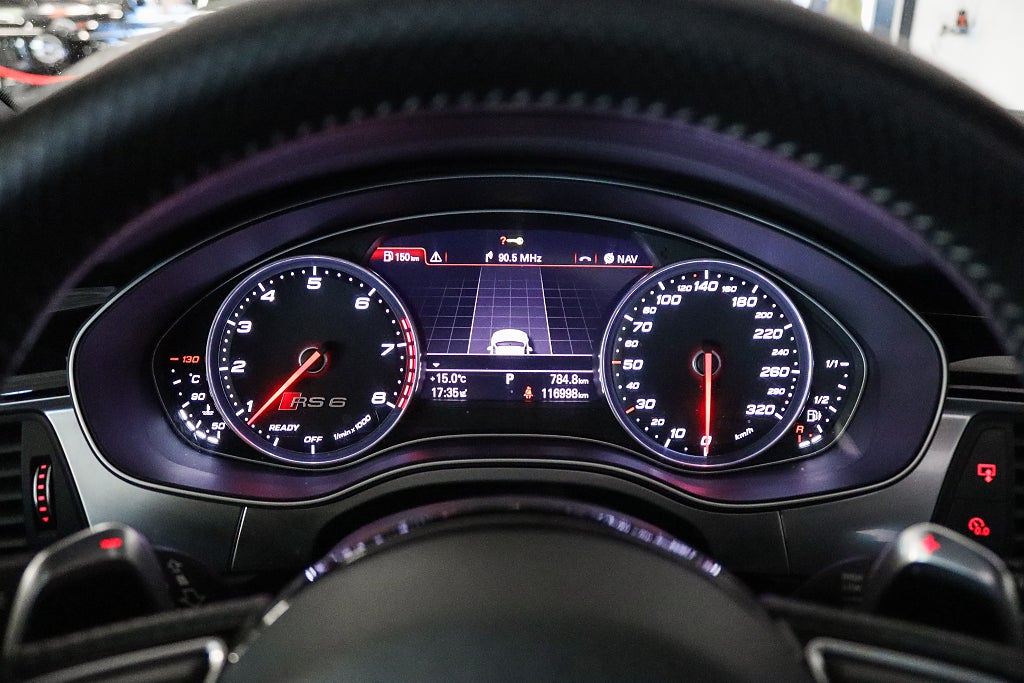 Audi RS6 Avant 4.0 TFSI V8 Facelift Pano Milltek Bose Carbon