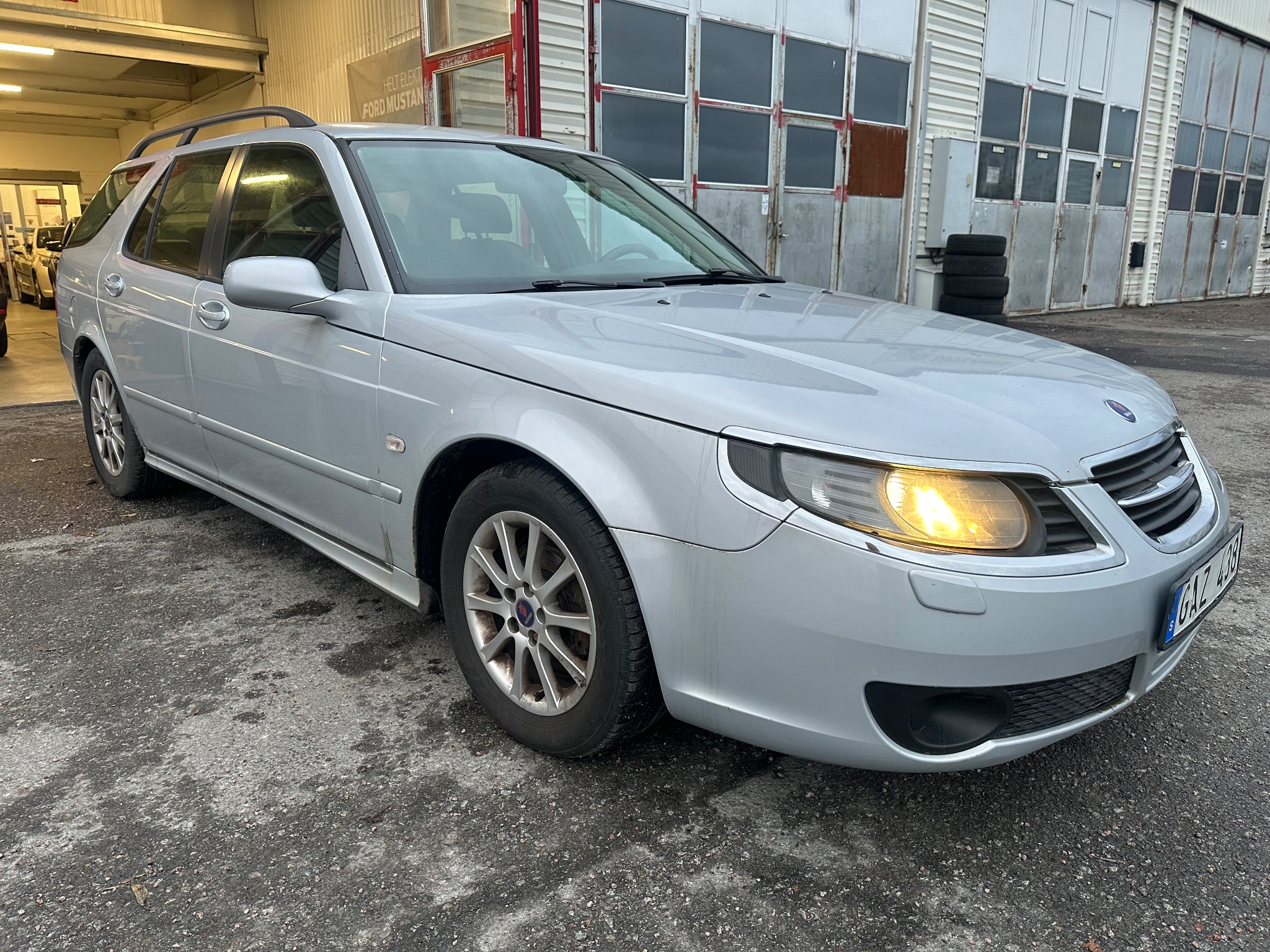 Saab 9-5 SportCombi 2.0t BioPower Linear 2008, bild 2/41