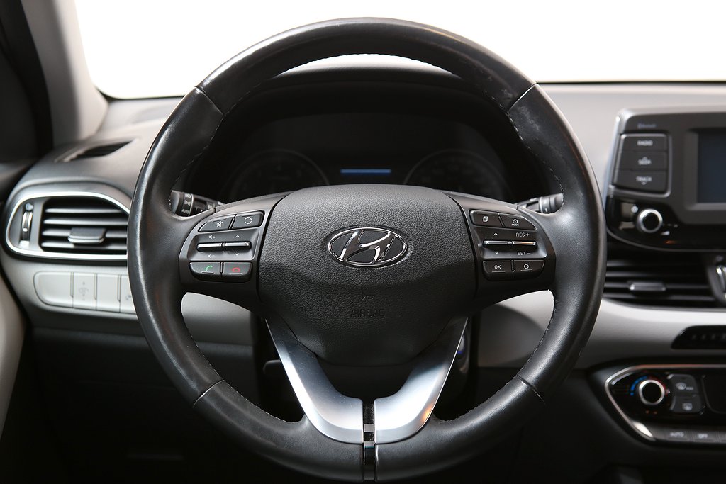 Hyundai i30 1,4 T-GDi 140hk Comfort 5D Kamera Motorv 2018