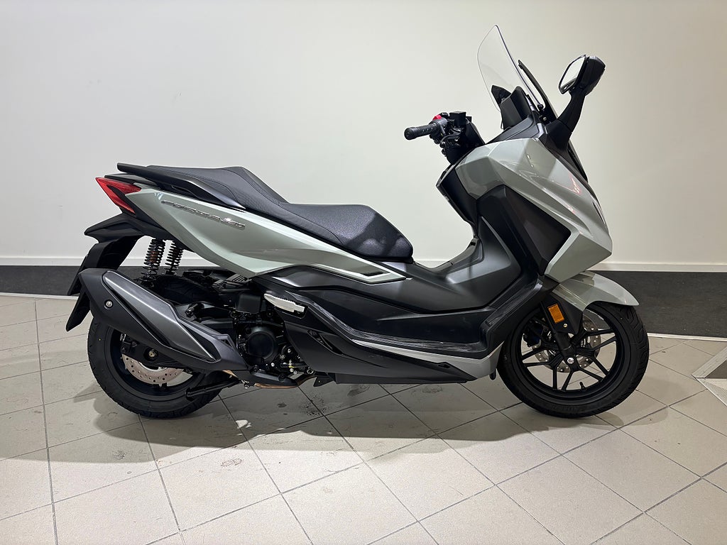 Honda FORZA 350 ABS   5 Års garanti