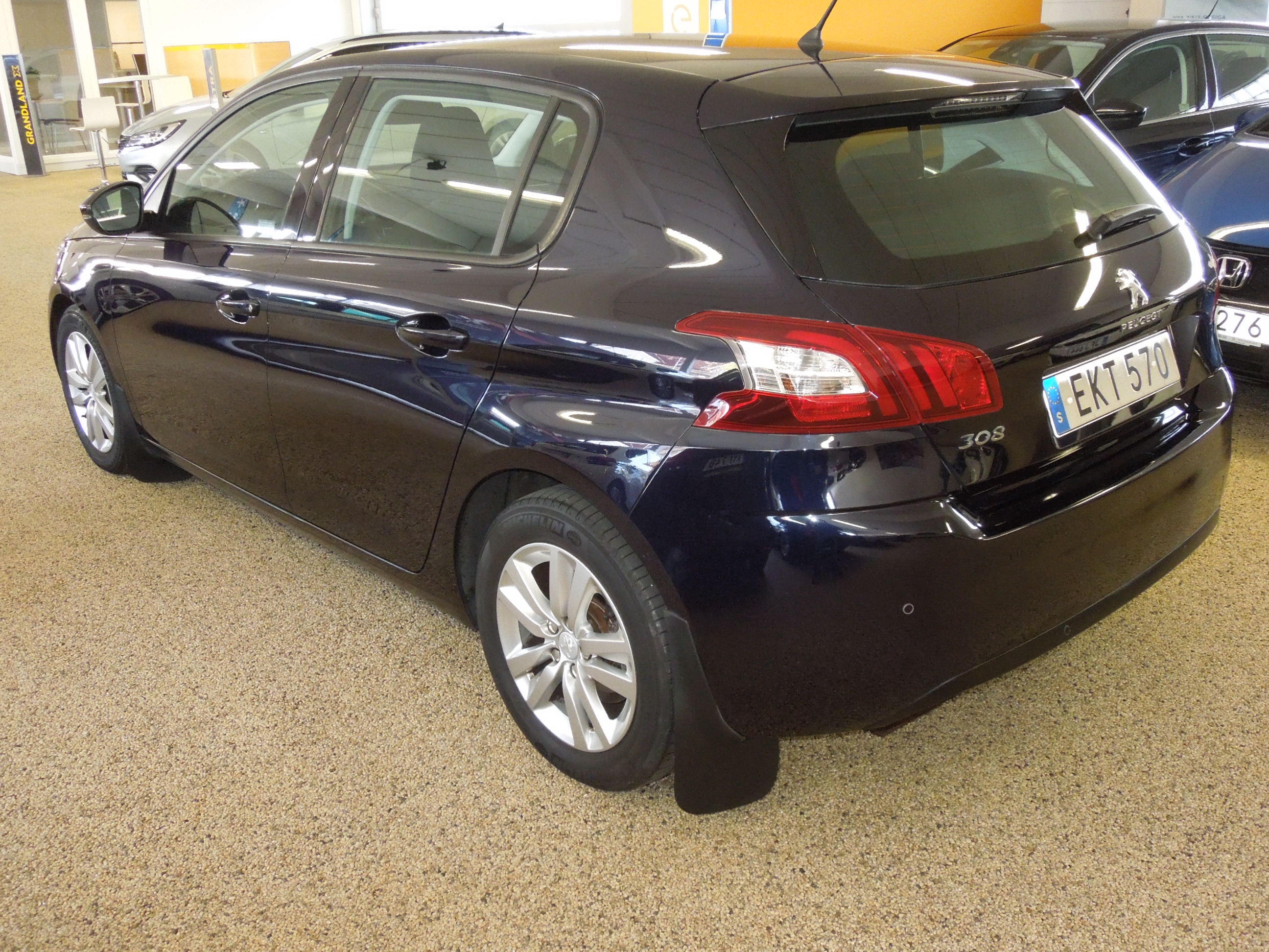 Peugeot 308 1.6 HDi FAP Active 92hk 2015, bild 2/37