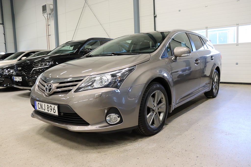 Toyota Avensis Kombi 2.0 Edition 50 M-Värm B-Kamera 2-Ägare 152hk